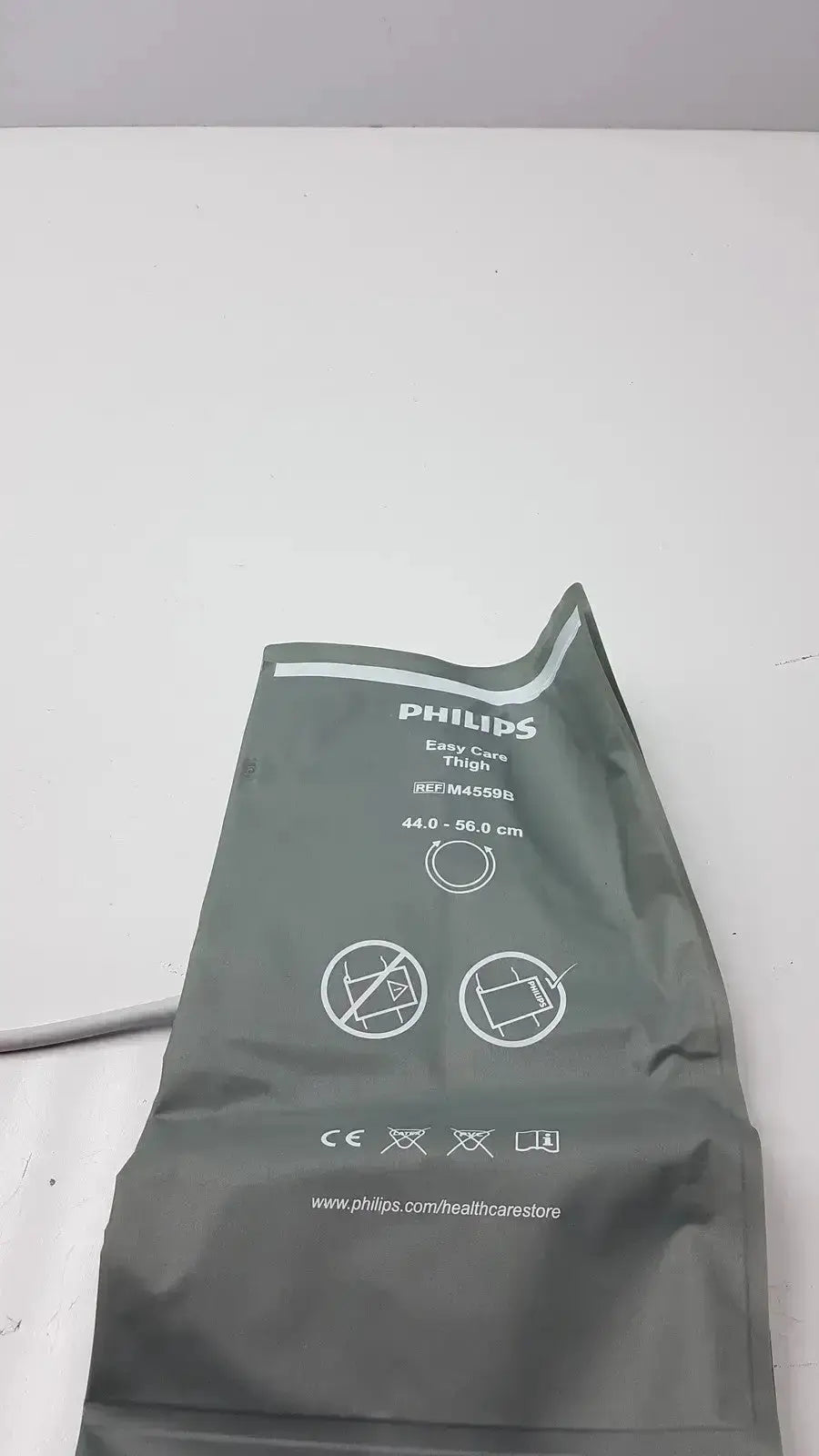Critikon Phillips M4559B Easy Care Adult Thigh NIBP Blood Pressure Cuff Blood Pressure Cuff, second-hand product photo 1