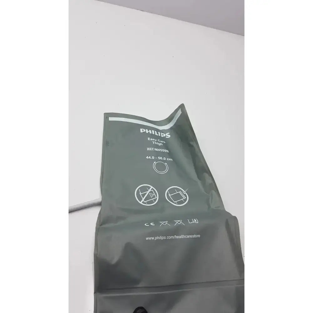 Critikon Phillips M4559B Easy Care Adult Thigh NIBP Blood Pressure Cuff Blood Pressure Cuff, second-hand product photo 2