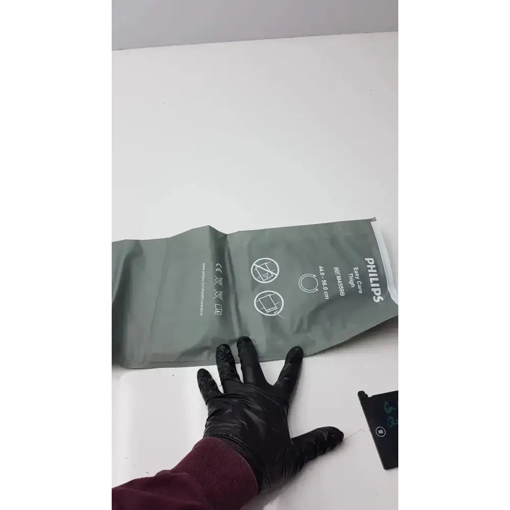 Critikon Phillips M4559B Easy Care Adult Thigh NIBP Blood Pressure Cuff Blood Pressure Cuff, second-hand product photo 5