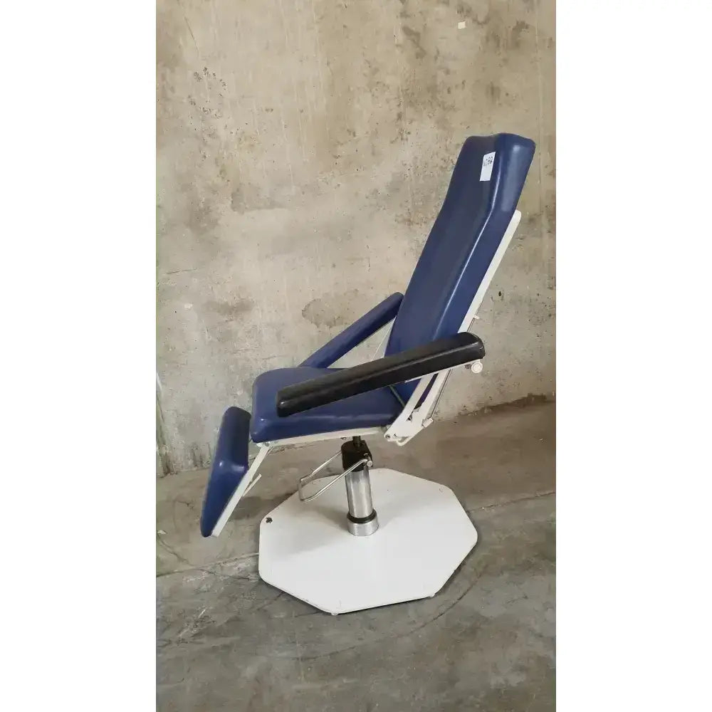 UMF Phlebotomy Chairs UMF Phlebotomy Procedure Chair Phlebotomy Chair, as-is (for parts) product photo 13
