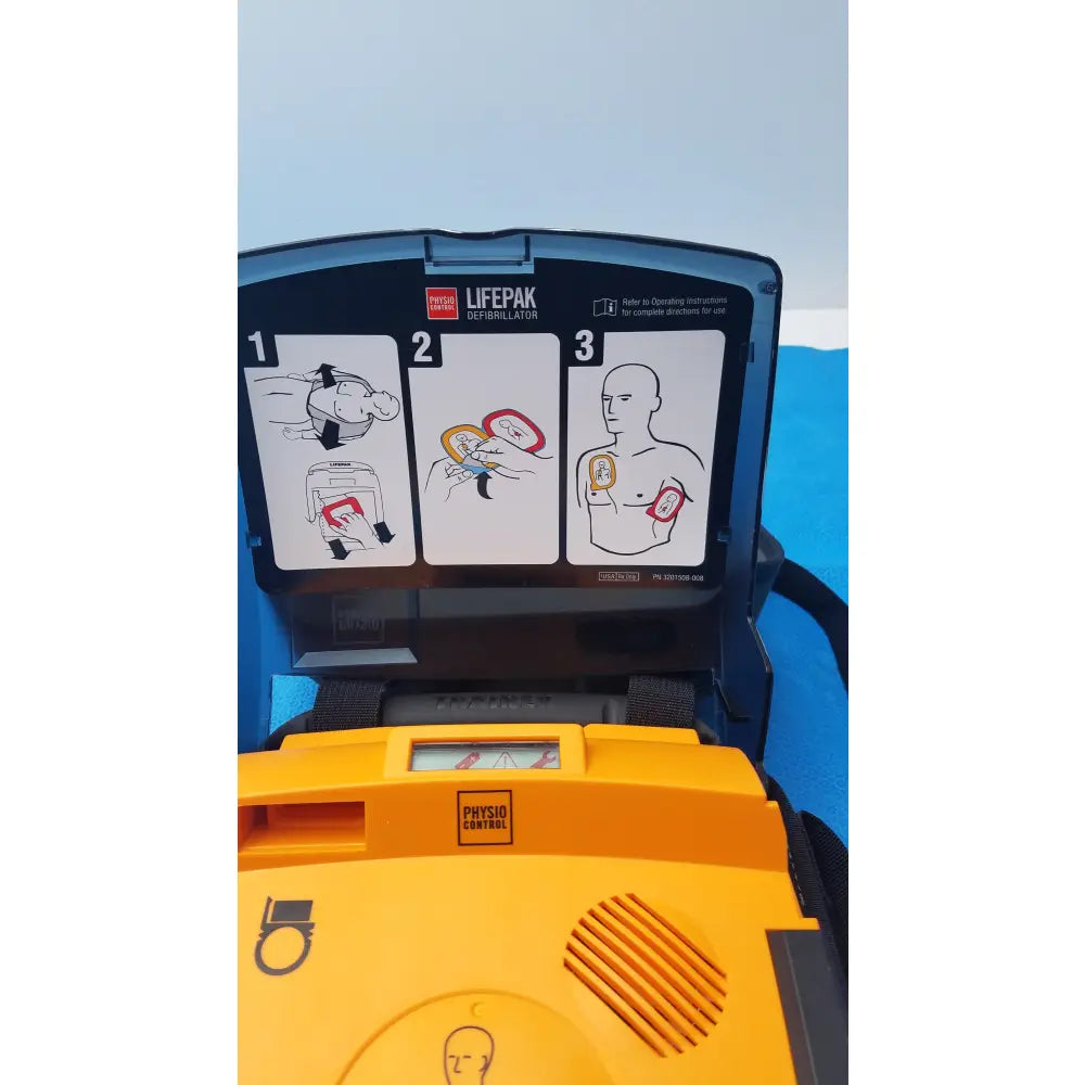 Physio Control LIFEPAK CR-T AED Trainer Defibrillator With Bag P/N 3201508-008 - AED trainer defibrillator
