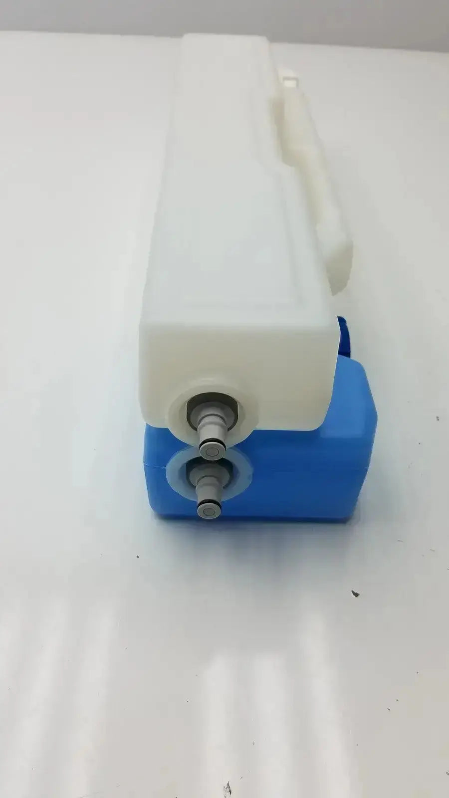 Generic Plastic Universal Tank With 2 Caps Reservoir Tank, second-hand product photo 3