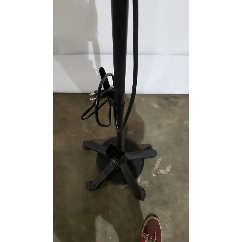 Black metal stand with star-shaped base and coiled cables for portable magnifying light lamp ac110v 60hz