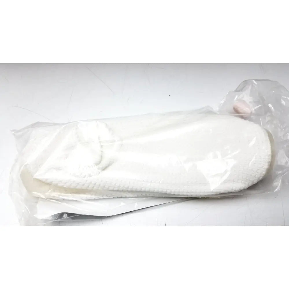 White plush textured posey quick dry slippers with non slip rubber soles in clear plastic packaging size l lot of 50