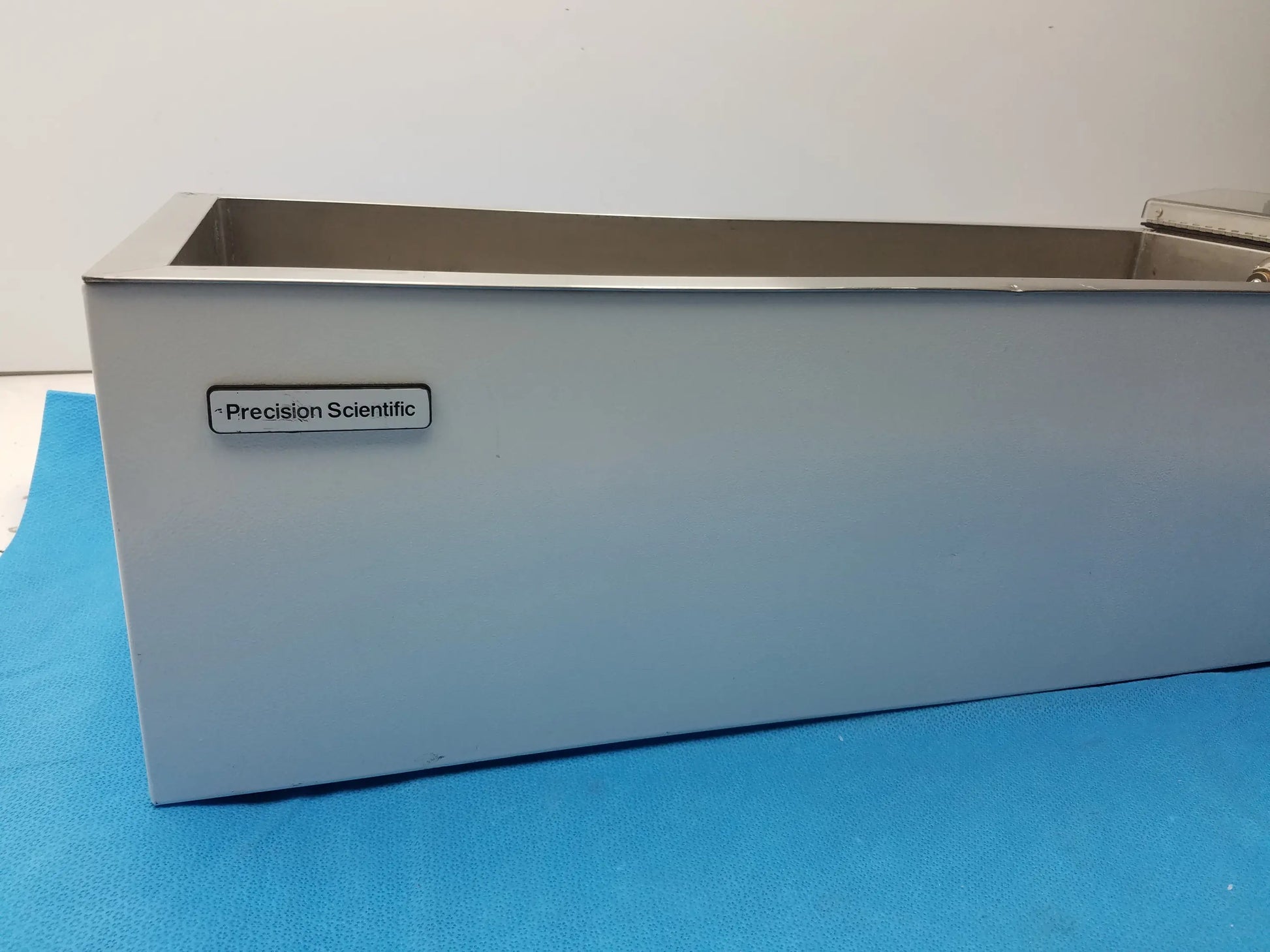 Precision Scientific Reciprocal Shaking Water Bath Model 50 Reciprocal Shaking Water Bath, second-hand product photo 3