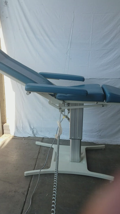 UMF Medical Equipment 29ZE 8677 Power Exam Phlebotomy Chair S/N 93358