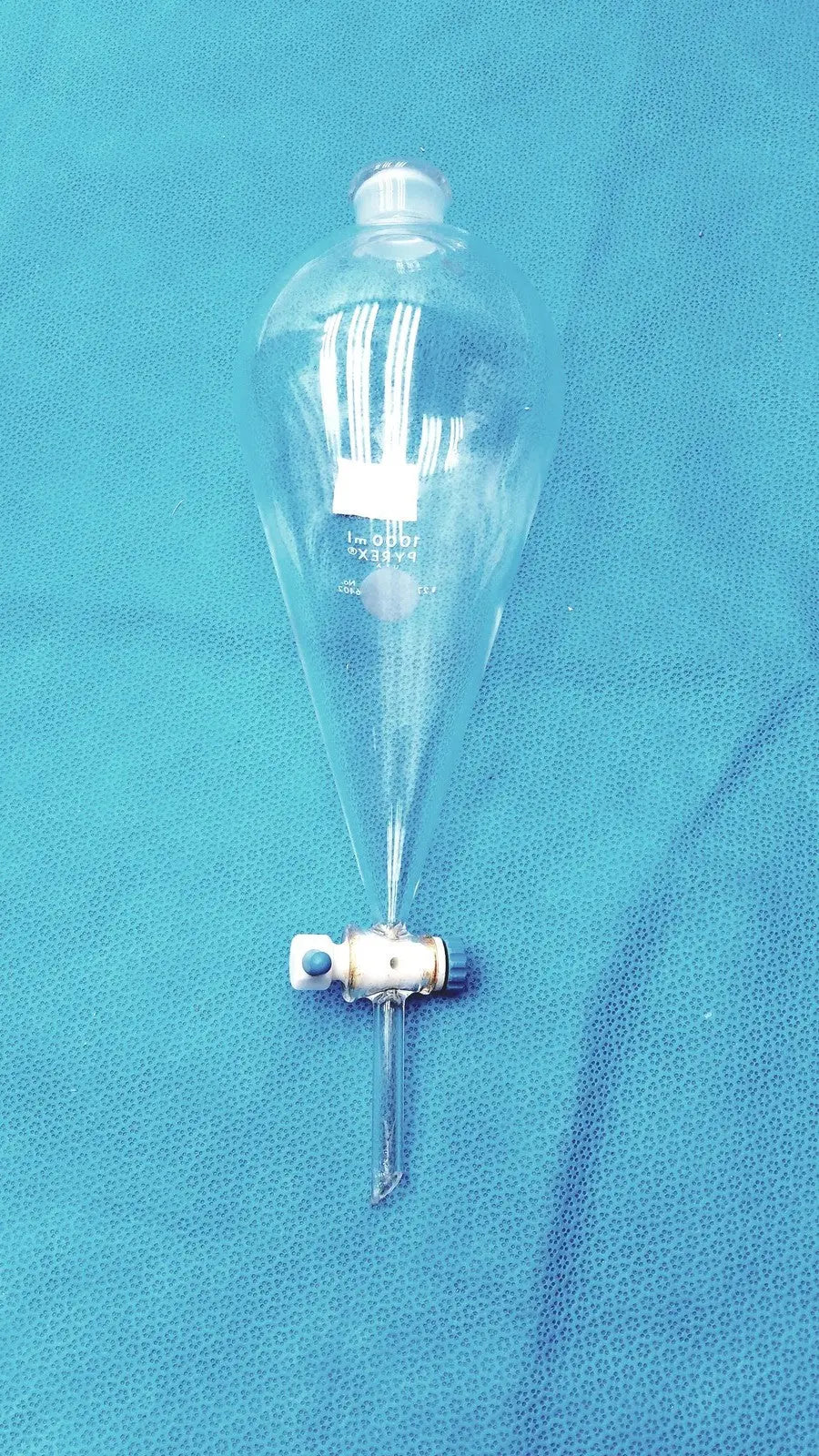 Pyrex 1000 mL Glass Separatory Funnel with Stopper – Borosilicate Glass Separatory Funnel, second-hand product photo 6