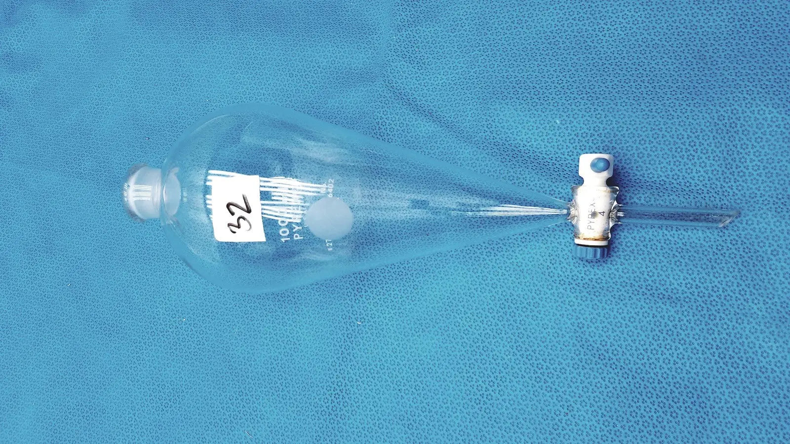 Pyrex 1000 mL Glass Separatory Funnel with Stopper – Borosilicate Glass Separatory Funnel, second-hand product photo 8