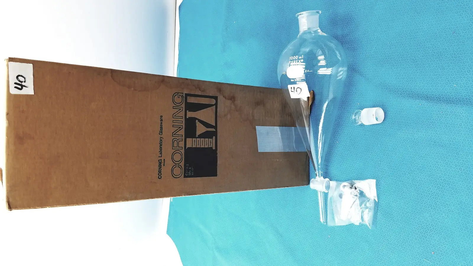 Pyrex 1000mL Glass Separatory Funnel with Stopcock – Transparent Labware Separatory Funnel, second-hand product photo 1