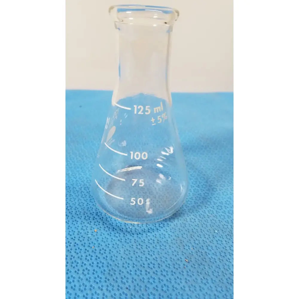 Reuse Medical PYREX 125 ml Glass Erlenmeyer Conical Flask Heavy Duty Rim Lab - No.4980 Centrifuge Tubes, second-hand product photo 1
