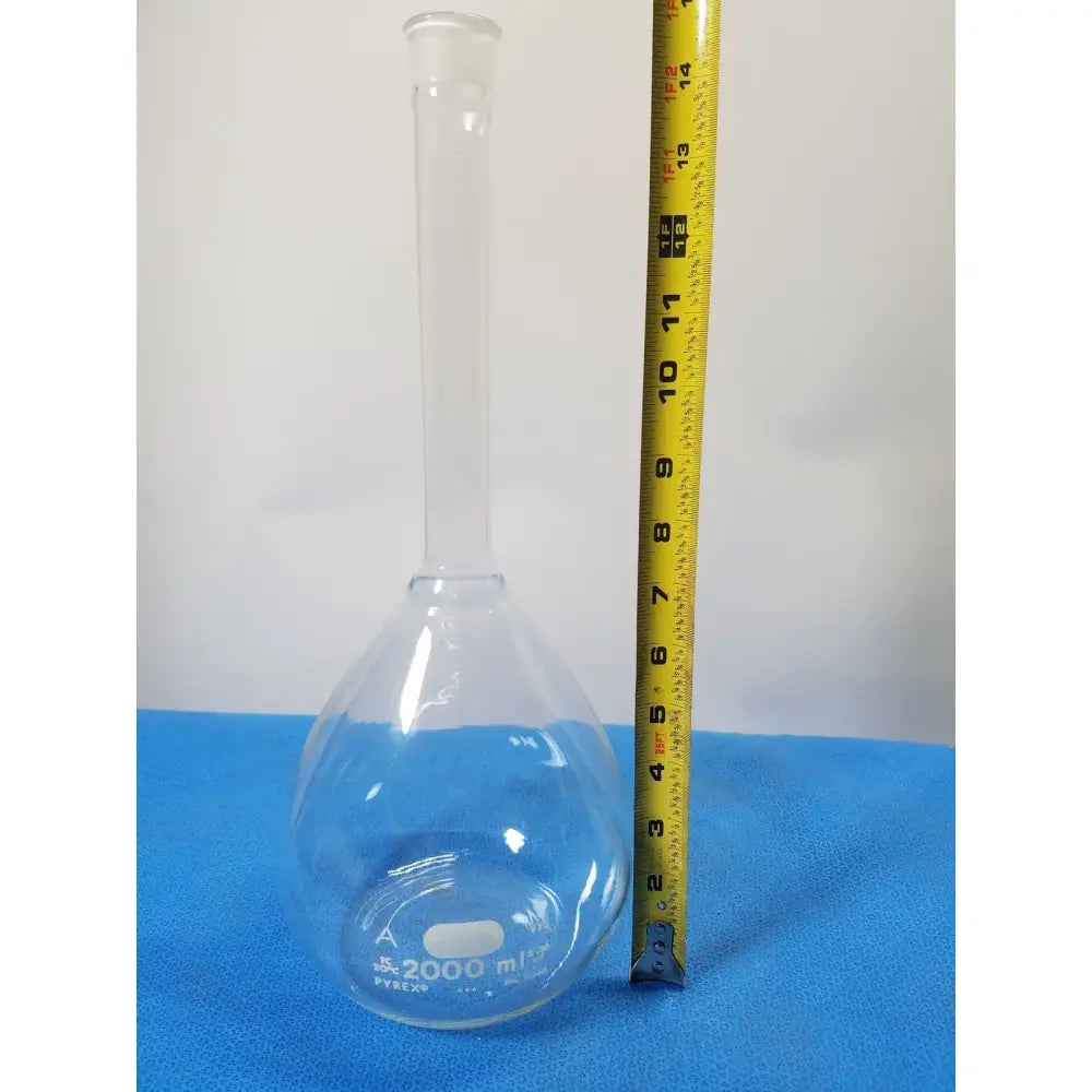 Pyrex 2000 mL Volumetric Flask – Borosilicate Laboratory Glassware Volumetric Flask, second-hand product photo 3