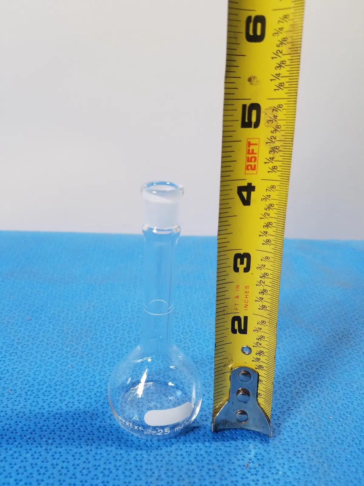 Pyrex 25 mL Wide Mouth Volumetric Flask – Borosilicate Laboratory Glassware Volumetric Flask, second-hand product photo 4