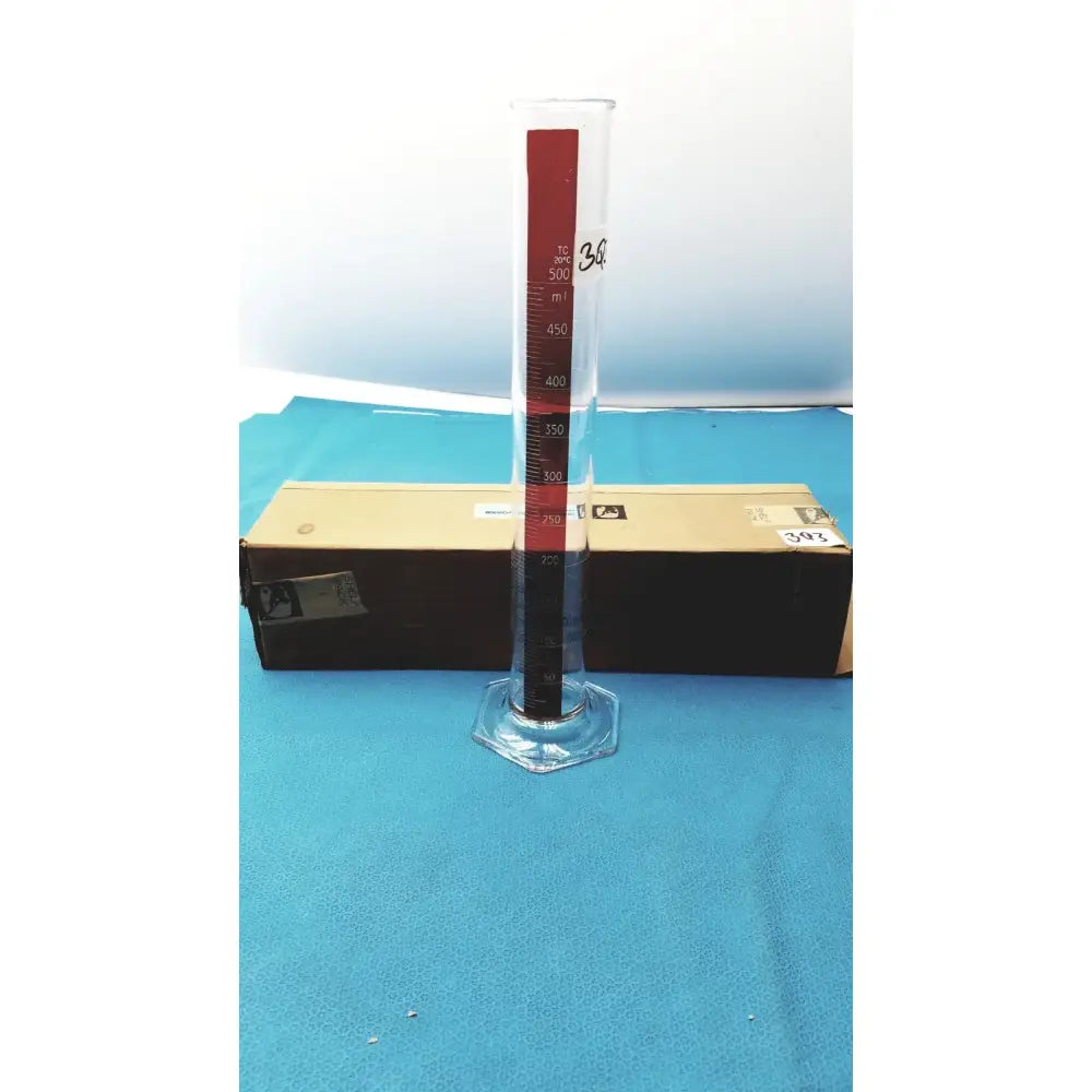 Reuse Medical Pyrex 500mL Red Metric Glass Single Graduated Cylinder - Borosilicate Lab Glass Jars & Reagent Bottles, second-hand product photo 1