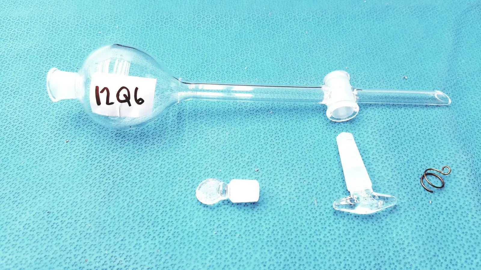 Reuse Medical Pyrex 60mL Separating Funnel – Long Stem, PTFE Key, Borosilicate Glass Other Medical & Lab Glassware, second-hand product photo 1