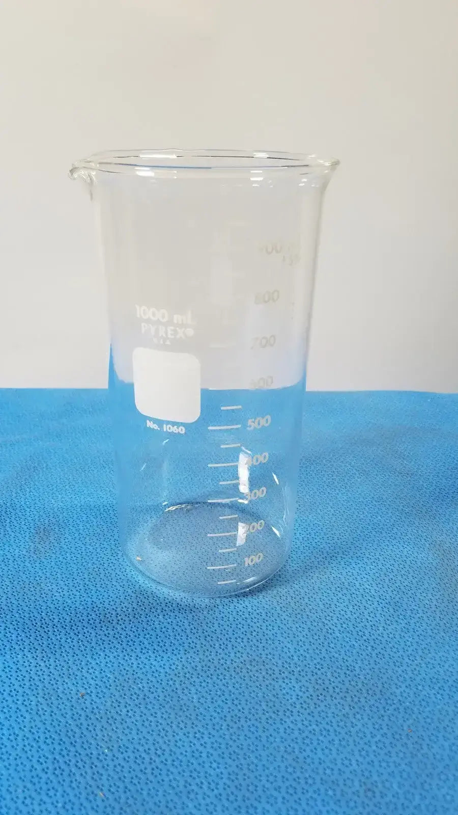 PYREX Beaker, 1000 mL, Glass, Griffin Low Form, Laboratory Ware Laboratory Beaker, second-hand product photo 1