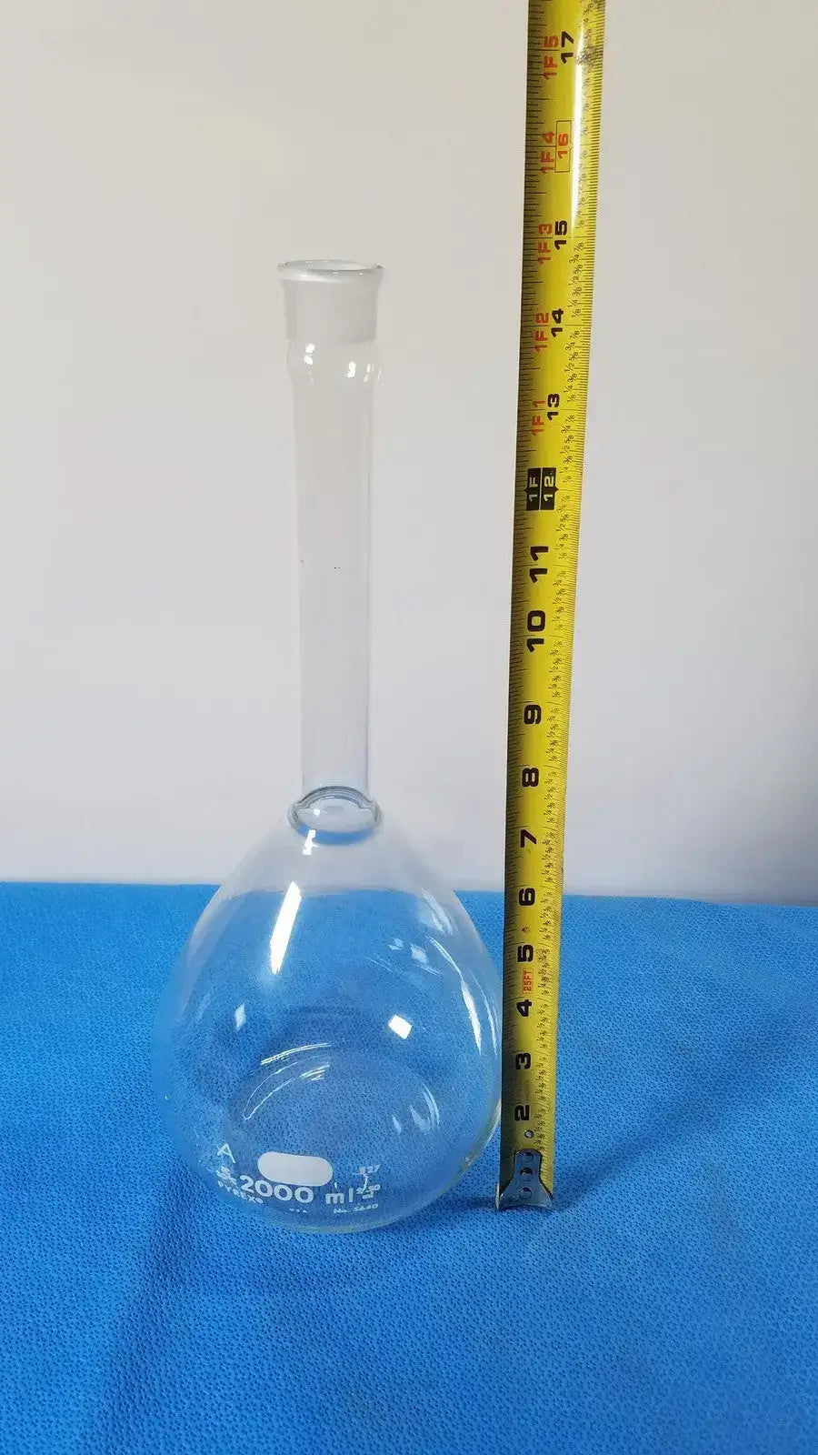 PYREX Volumetric Flask, 2000 mL, Class A, Glass TC Volumetric Flask, second-hand product photo 3