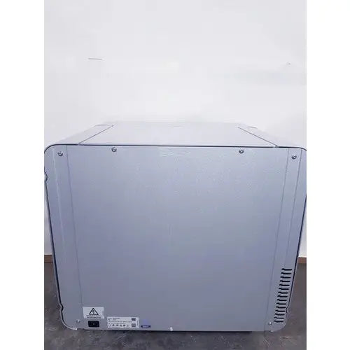 Silver metallic industrial-grade qiagen qiacube automated dna rna purification system with ventilation slits
