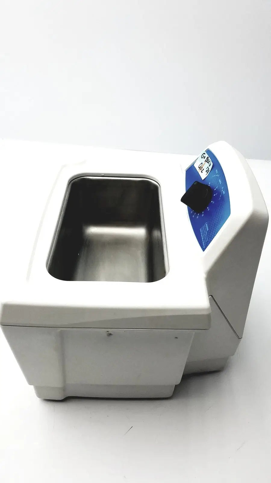 White plastic qsonica c75t ultrasonic cleaner with stainless steel tank and blue control panel for precise cleaning