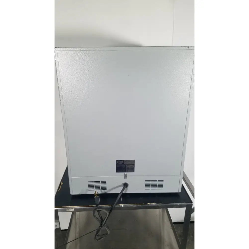 Silver metallic quincy lab 30gc gravity convection lab oven with matte finish and black power cord