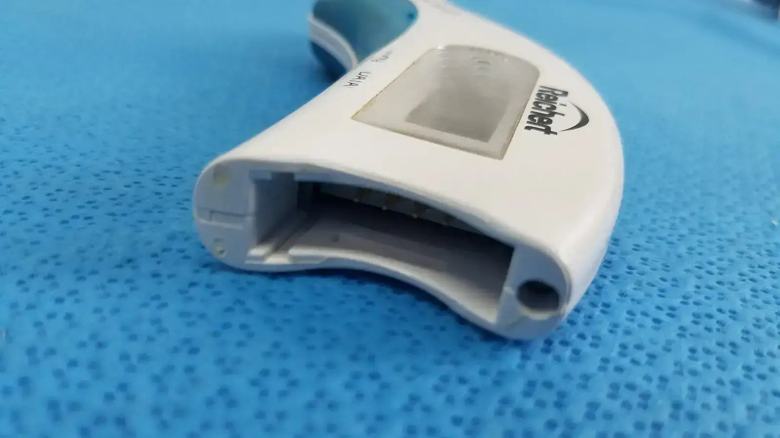Reichert 230590 Tono Pen AVIA Handheld Tonometer with Case