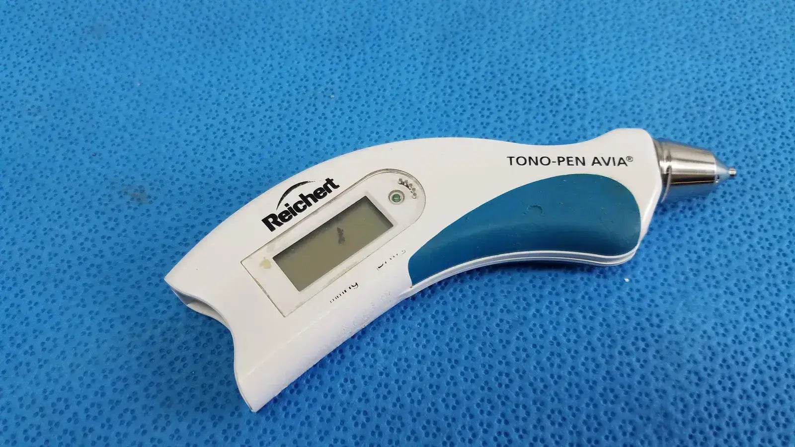 Reichert 230590 Tono Pen AVIA Handheld Tonometer with Case