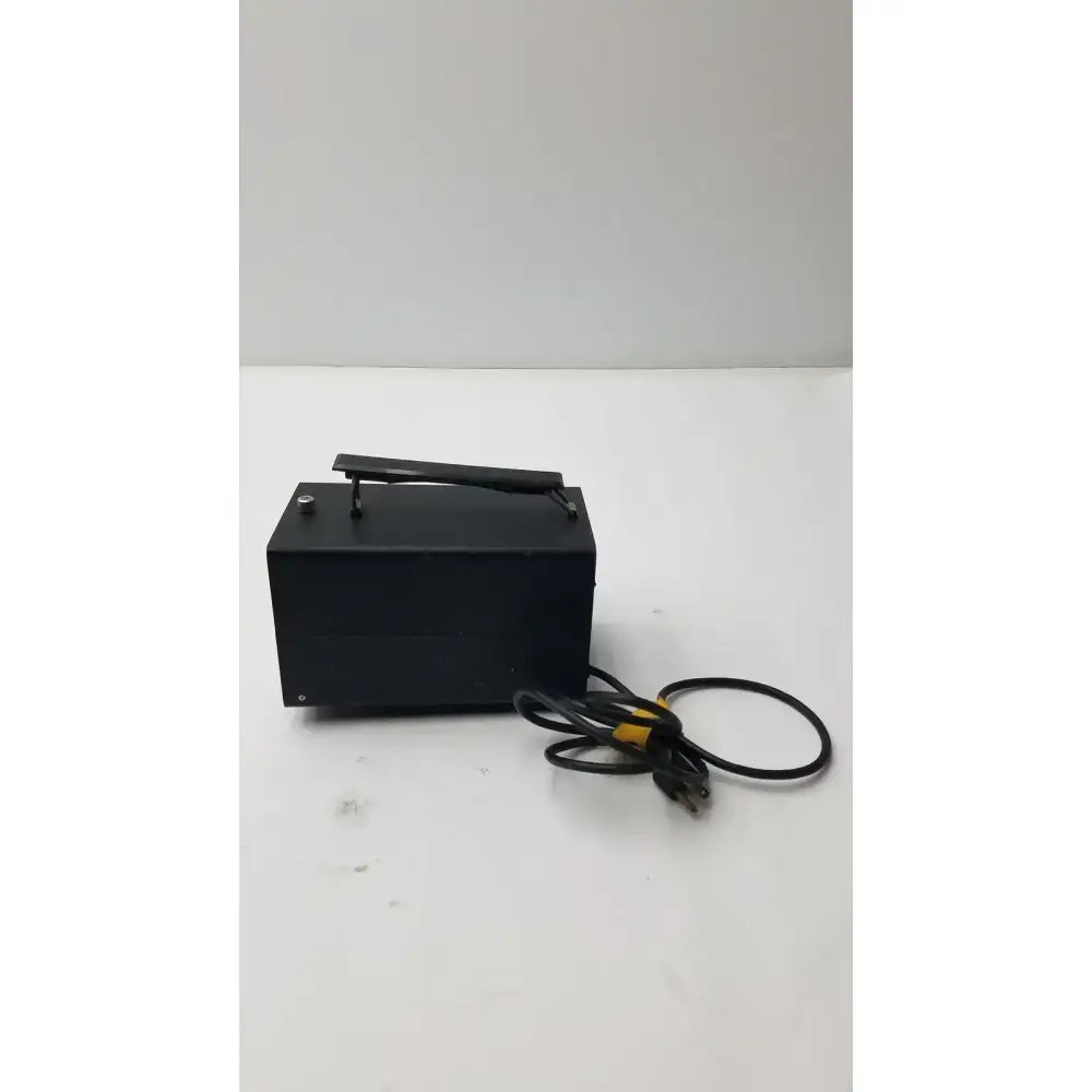 Reichert Scientific 1177 Light Source Laboratory Light Source, second-hand product photo 2