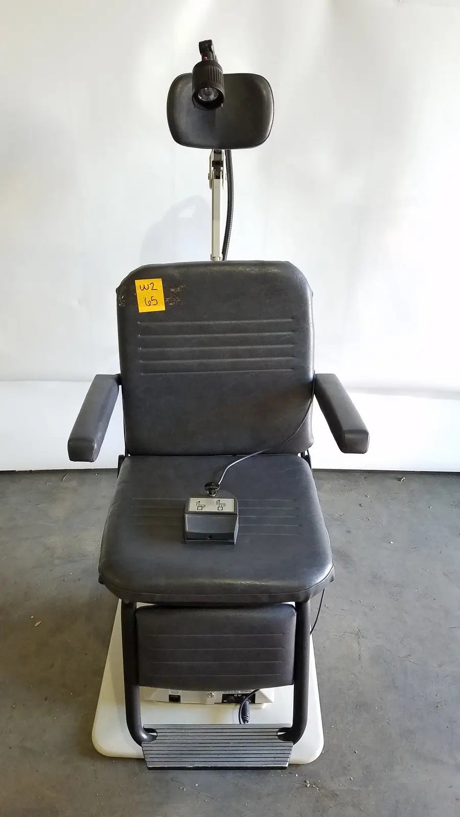 Reuse Medical Reliance Medical Products Model 6100 Exam Chair With Footswitch, Headlight Examination & Operation Tables, as-is (for parts) product photo 1