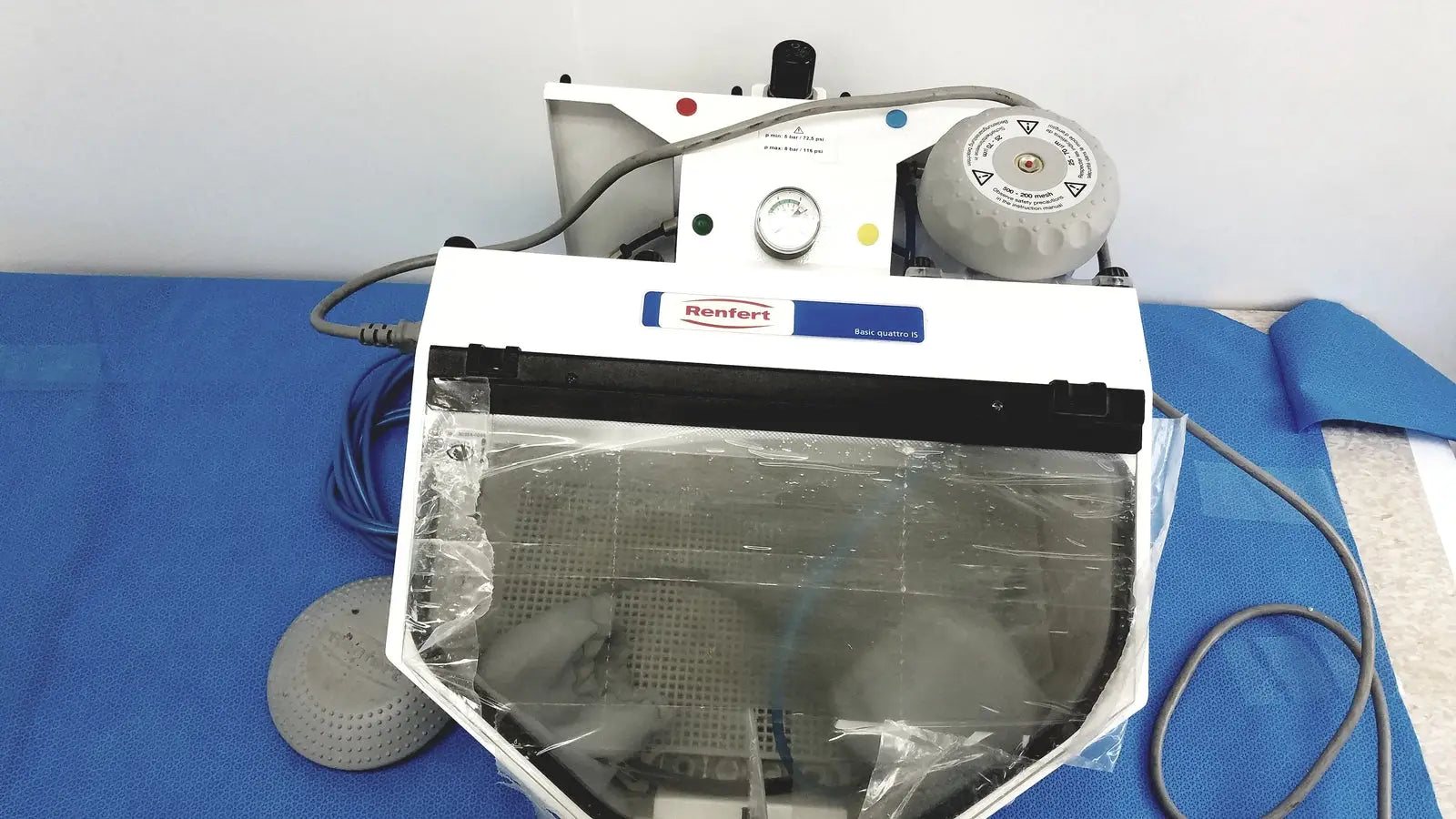 Renfert Basic Quttro IS Ref 29551005 With One Tank Laboratory Sandblasting Unit, second-hand product photo 1
