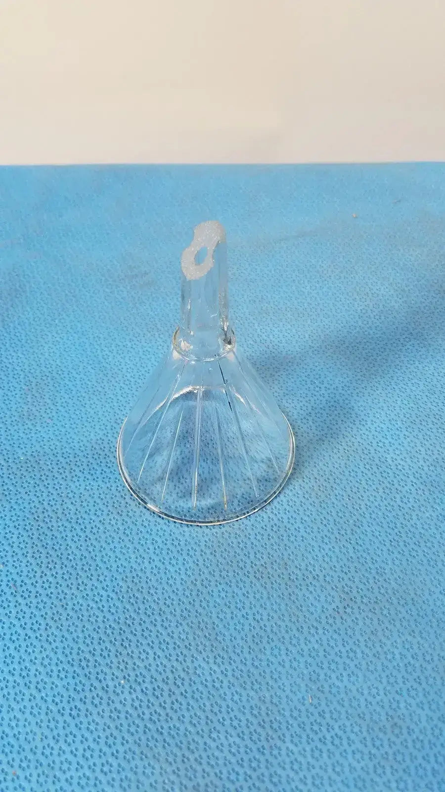 Generic Ribbed Glass Funnel, Laboratory Grade Laboratory Glassware, second-hand product photo 1