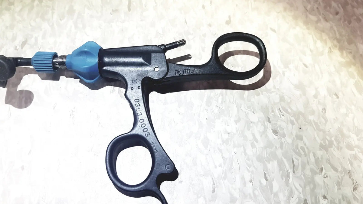 Black and blue surgical instrument with ergonomic handles from richard wolf 8585.024 mini cystoscope tray