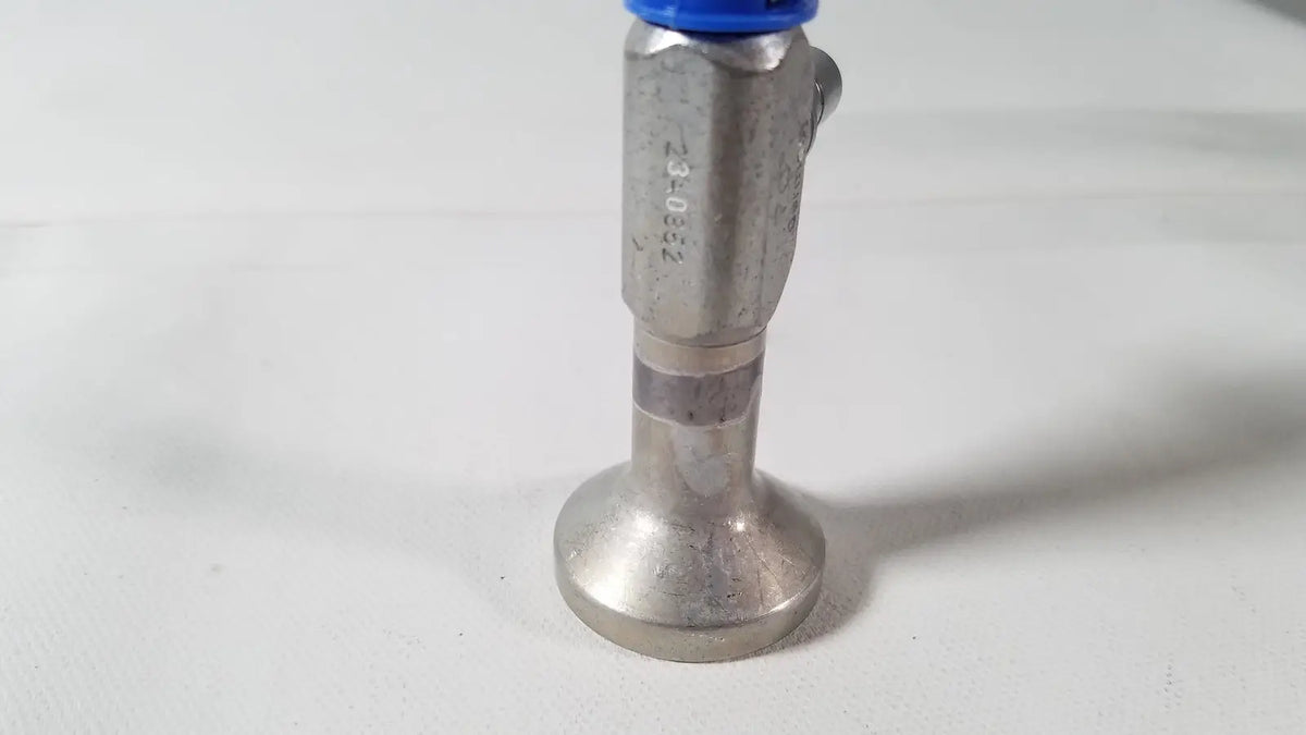 Silver metallic pipe wrench with blue plastic handle for richards wolf 4.0 mm 70° arthroscope reuse medical use