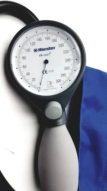 Riester 0124 Sphygmomanometer With Summit BP Cuffs Sphygmomanometer, second-hand product photo 2