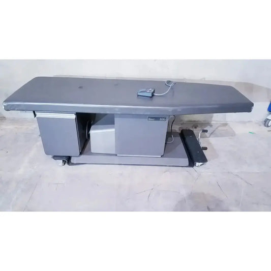 Ritter 106 Exam Table With Up and Down Foot Paddle Exam Table, second-hand product photo 1