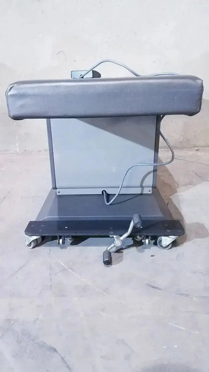 Ritter 106 Exam Table With Up and Down Foot Paddle Exam Table, second-hand product photo 9