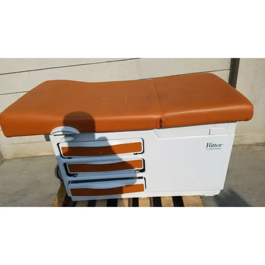 Ritter by Midmark Exam Table Model 204-011 Exam Table, second-hand product photo 1