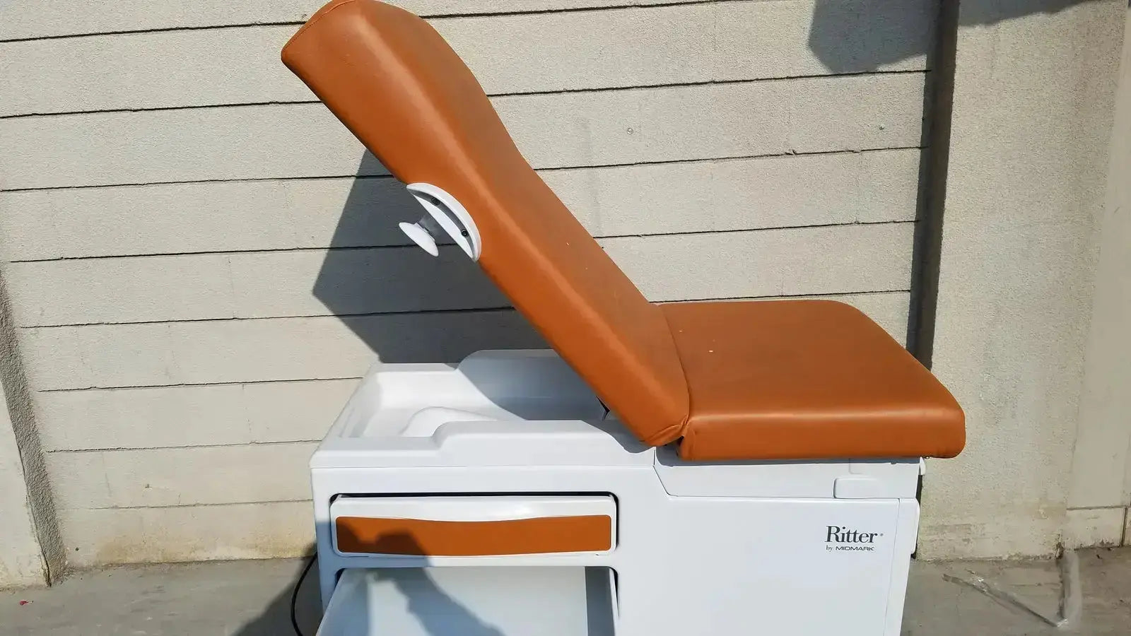 Ritter by Midmark Exam Table Model 204-011 Exam Table, second-hand product photo 21