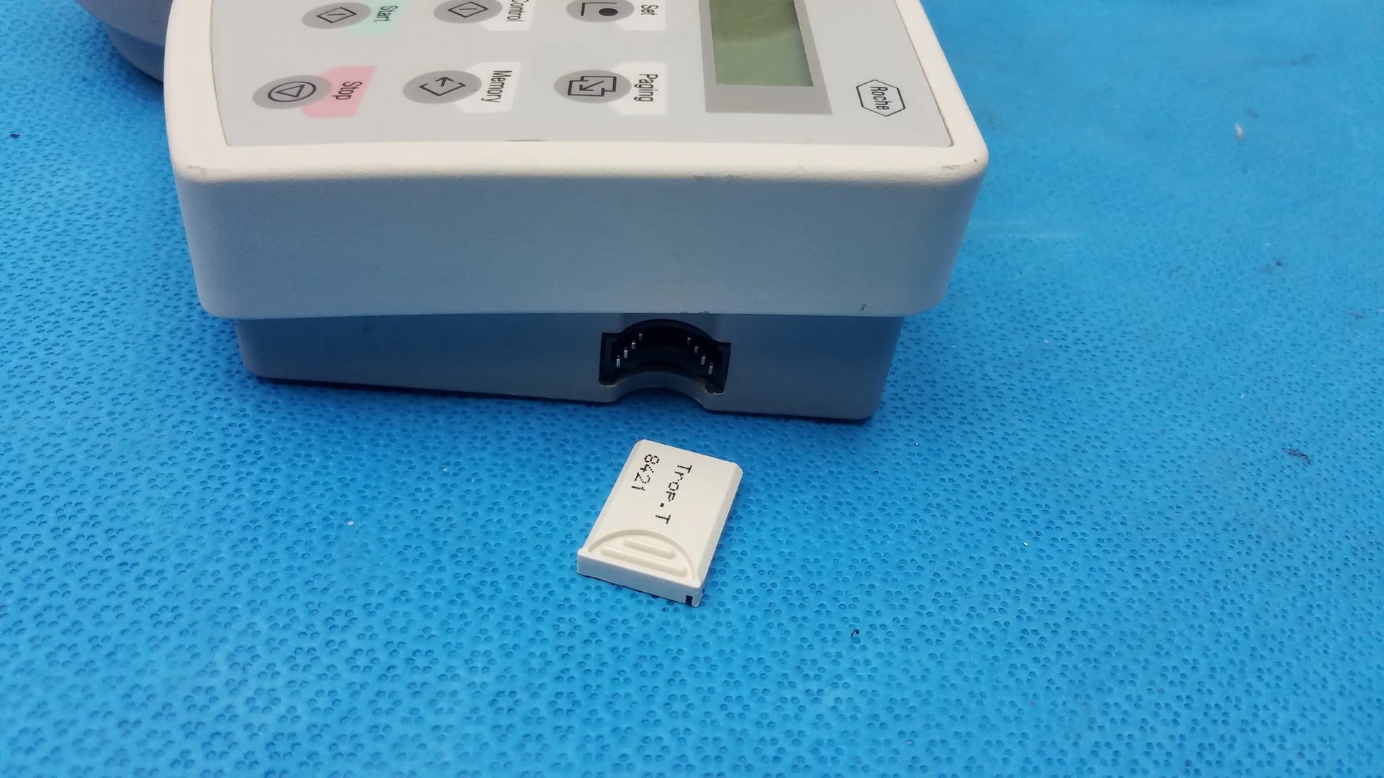 Roche Cardiac Reader Blood Test Analyzer System Blood Test Analyzer System, as-is (for parts) product photo 13