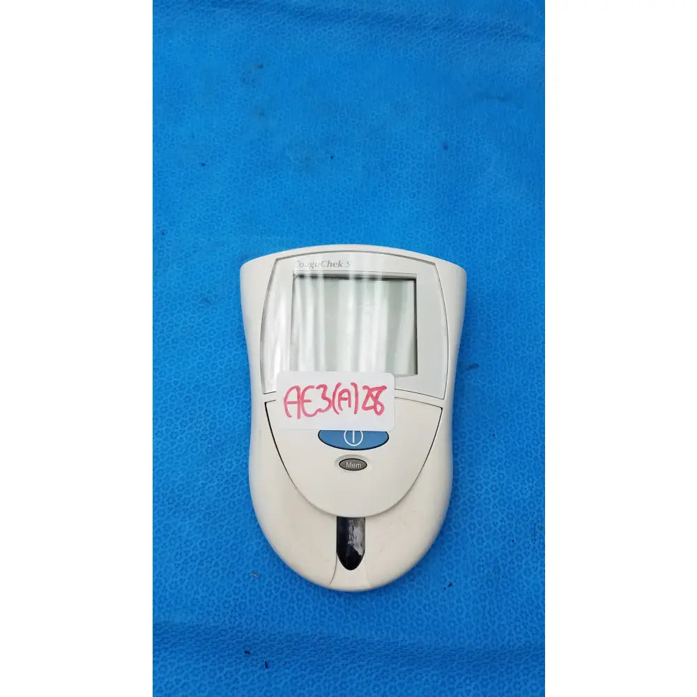 Roche CoaguChek S Coagulation Meter Coagulation Meter, second-hand product photo 1