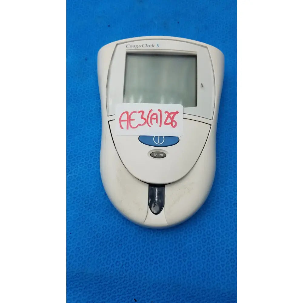Roche CoaguChek S Coagulation Meter Coagulation Meter, second-hand product photo 14