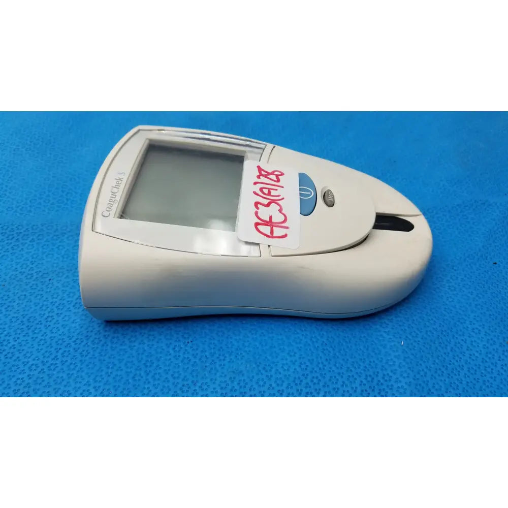 Roche CoaguChek S Coagulation Meter Coagulation Meter, second-hand product photo 6