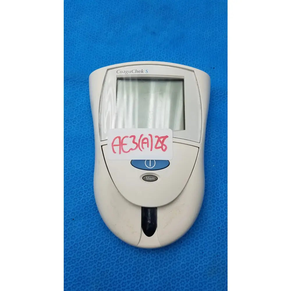 Roche CoaguChek S Coagulation Meter Coagulation Meter, second-hand product photo 3