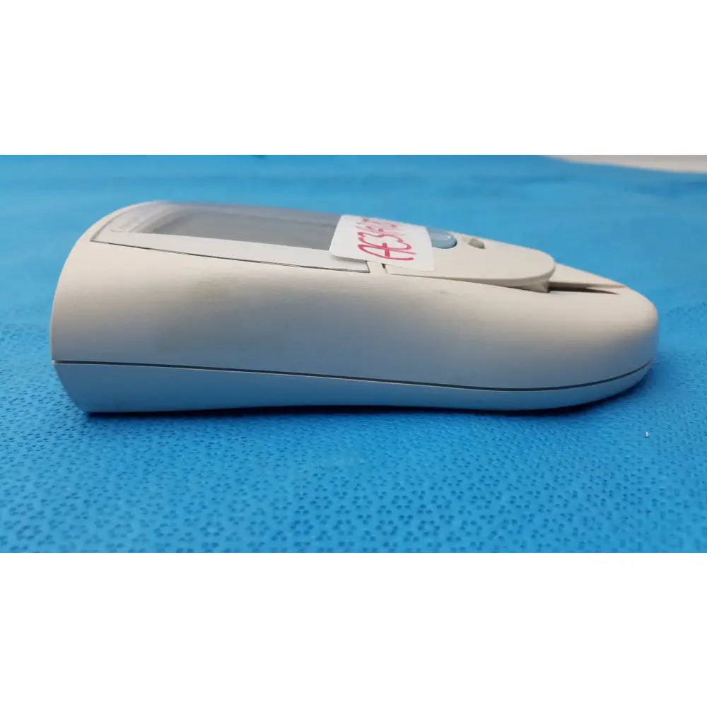 Roche CoaguChek S Coagulation Meter Coagulation Meter, second-hand product photo 5