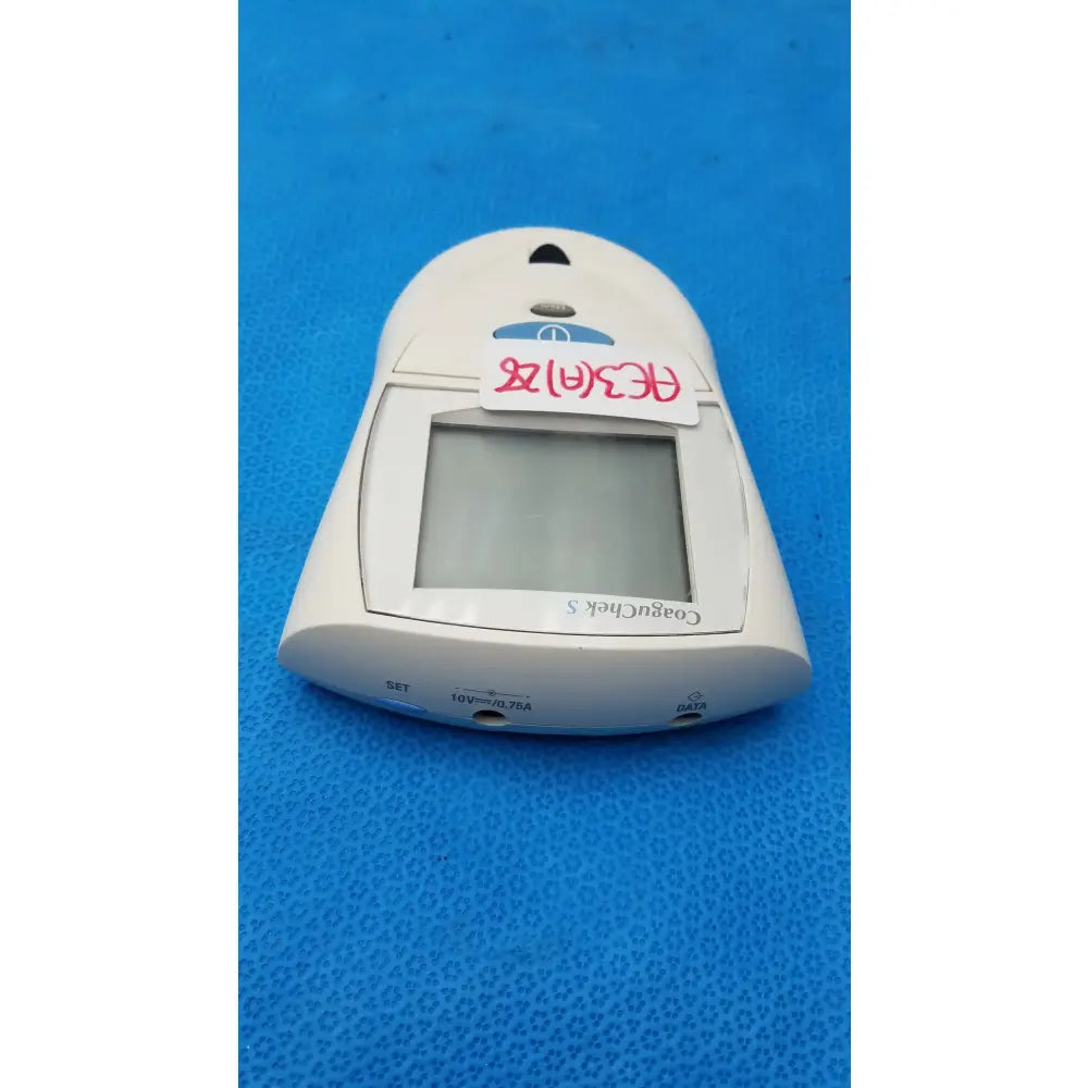 Roche CoaguChek S Coagulation Meter Coagulation Meter, second-hand product photo 8