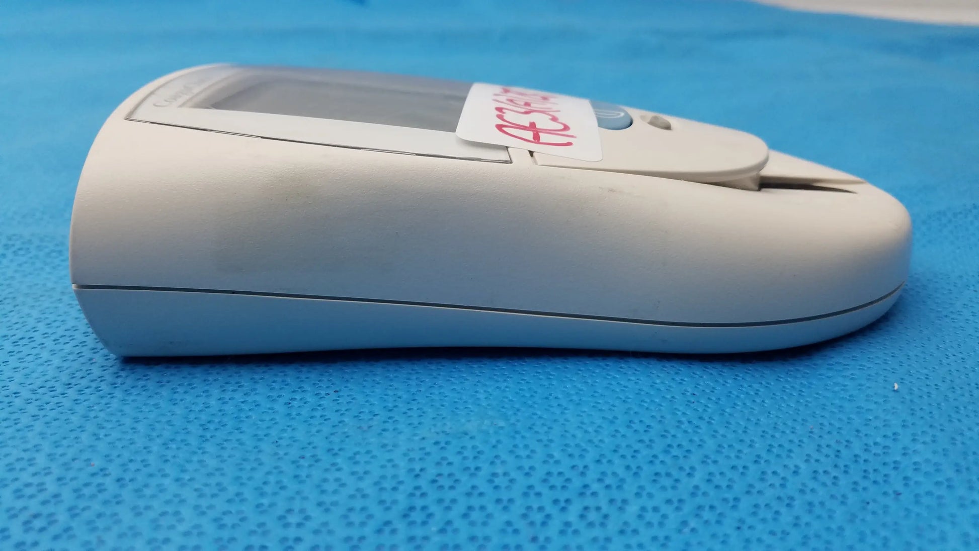 Roche CoaguChek S Coagulation Meter Coagulation Meter, second-hand product photo 5