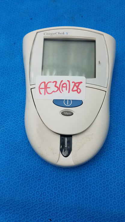 Roche CoaguChek S Coagulation Meter Coagulation Meter, second-hand product photo 14