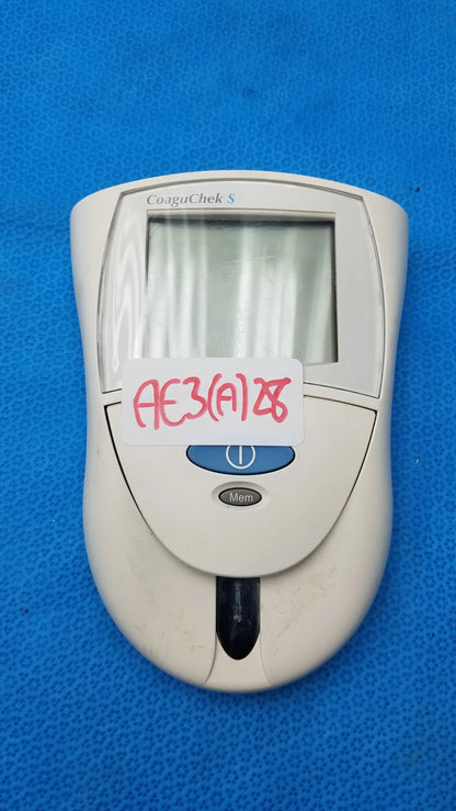 Roche CoaguChek S Coagulation Meter Coagulation Meter, second-hand product photo 3