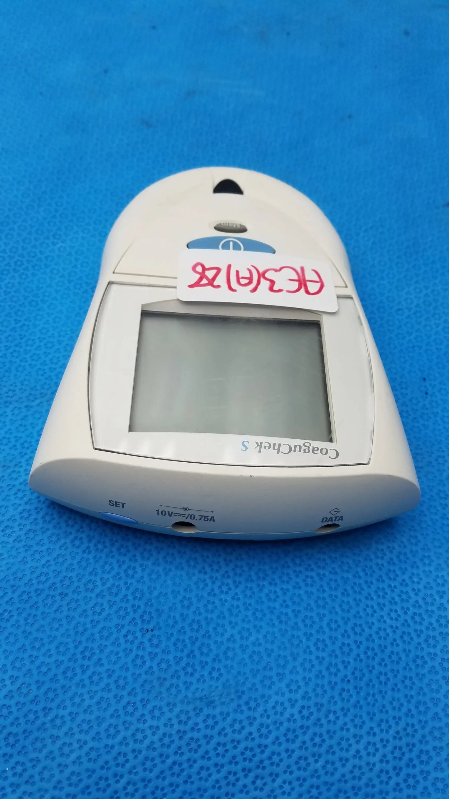 Roche CoaguChek S Coagulation Meter Coagulation Meter, second-hand product photo 8