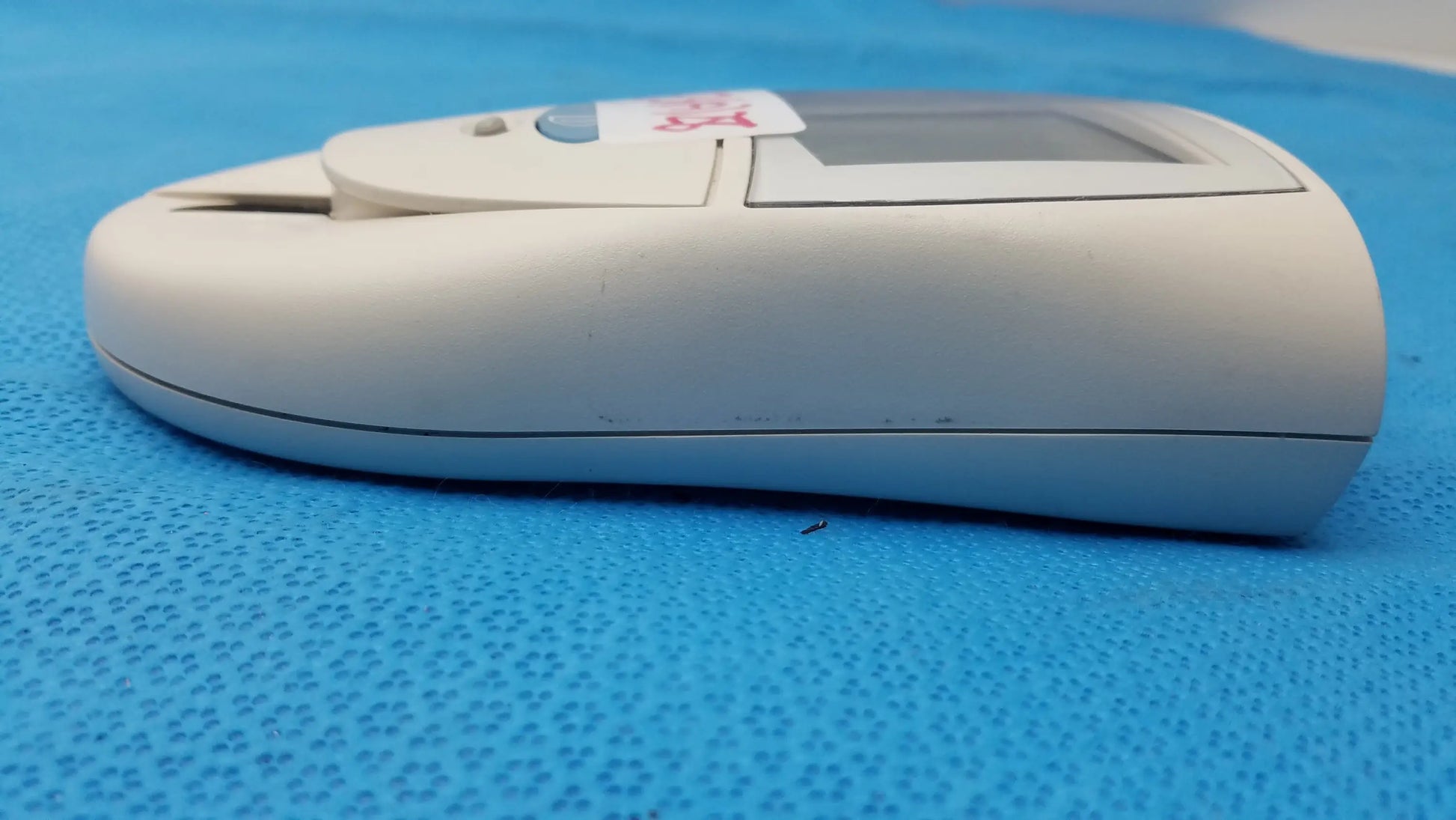 Roche CoaguChek S Coagulation Meter Coagulation Meter, second-hand product photo 9