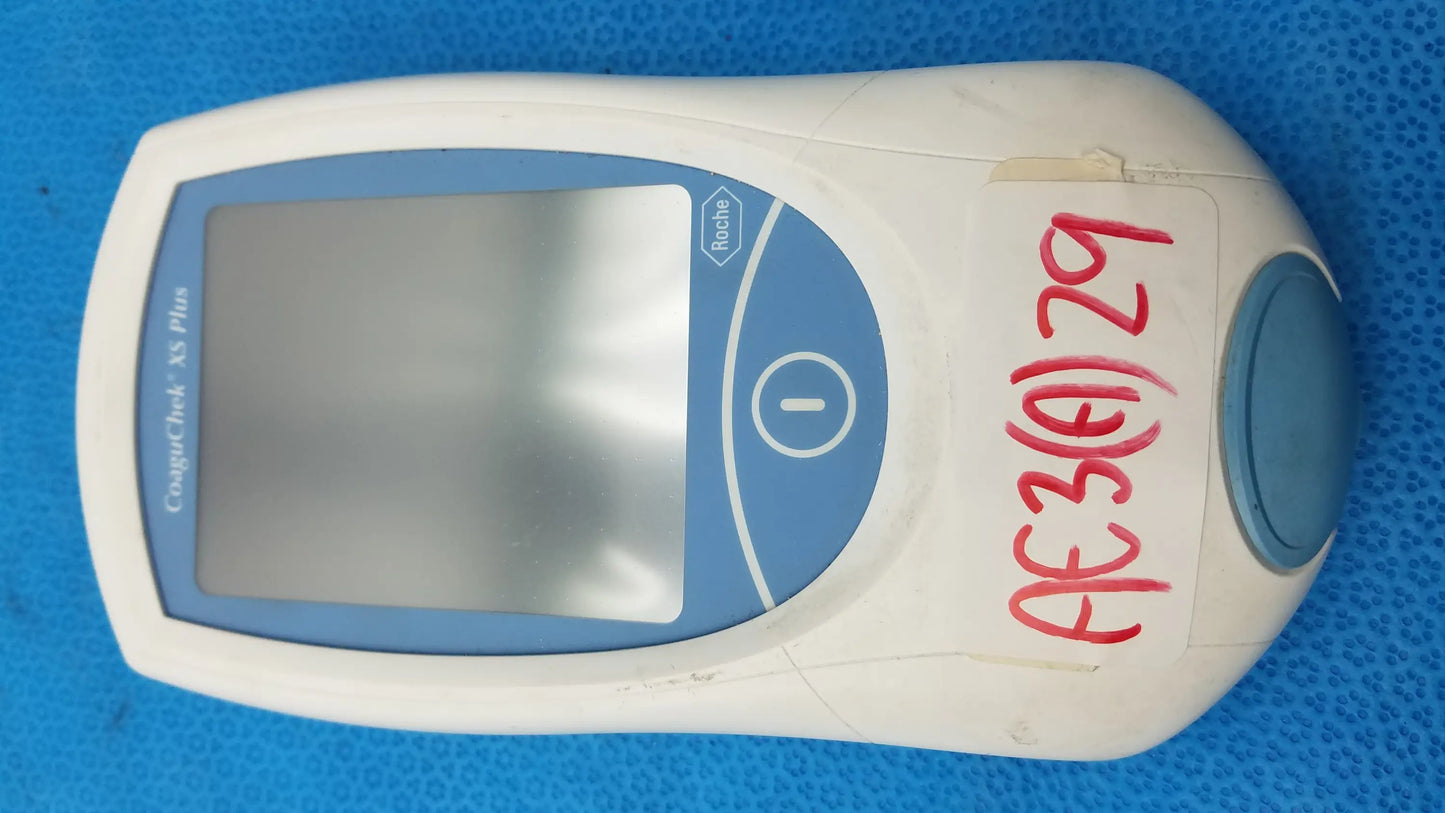 Roche CoaguChek XS Plus Coagulation Meter 04562780001 Coagulation Meter, second-hand product photo 5