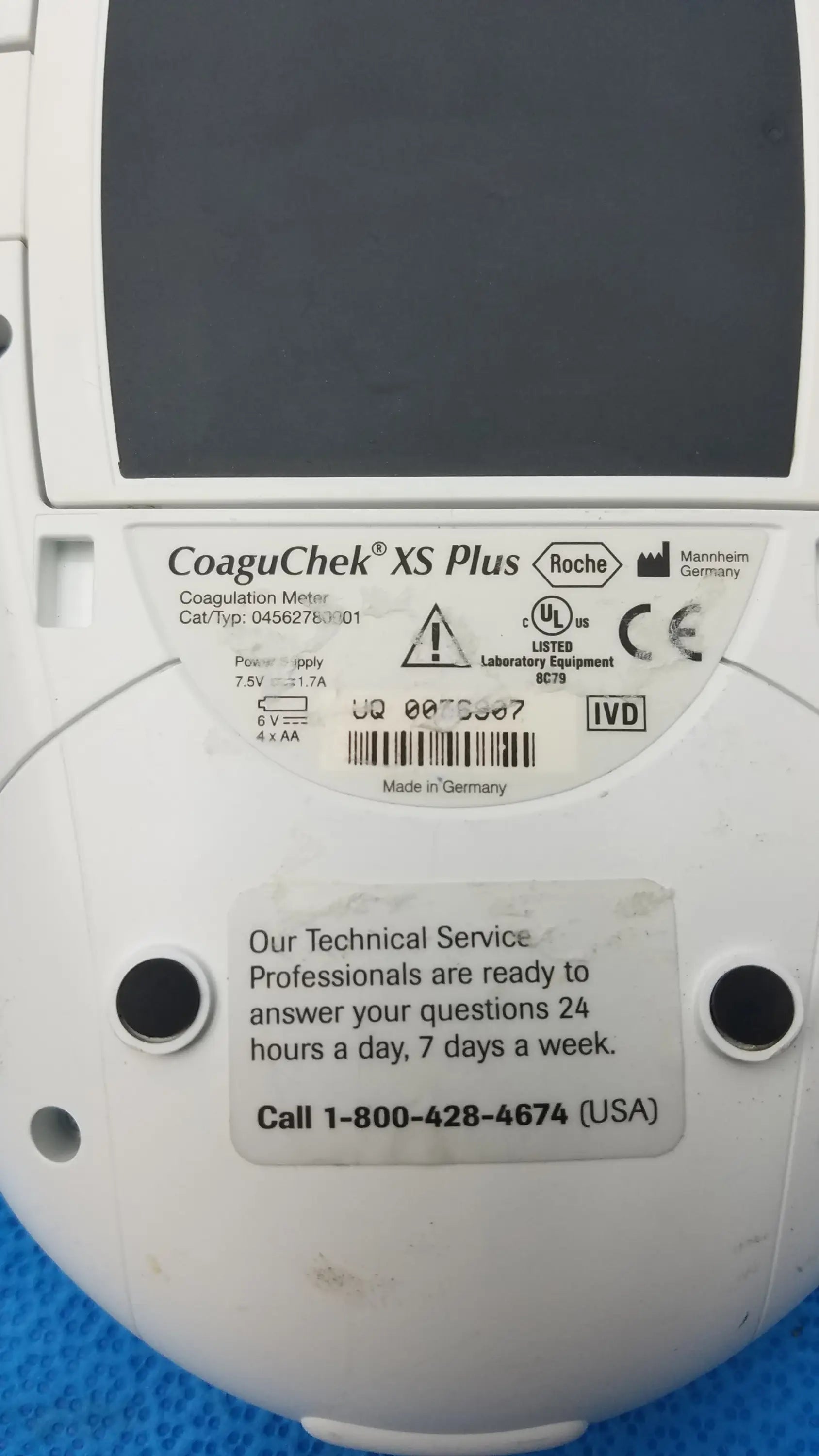 Roche CoaguChek XS Plus Coagulation Meter Cat # 04562780001 Coagulation Meter, second-hand product photo 11
